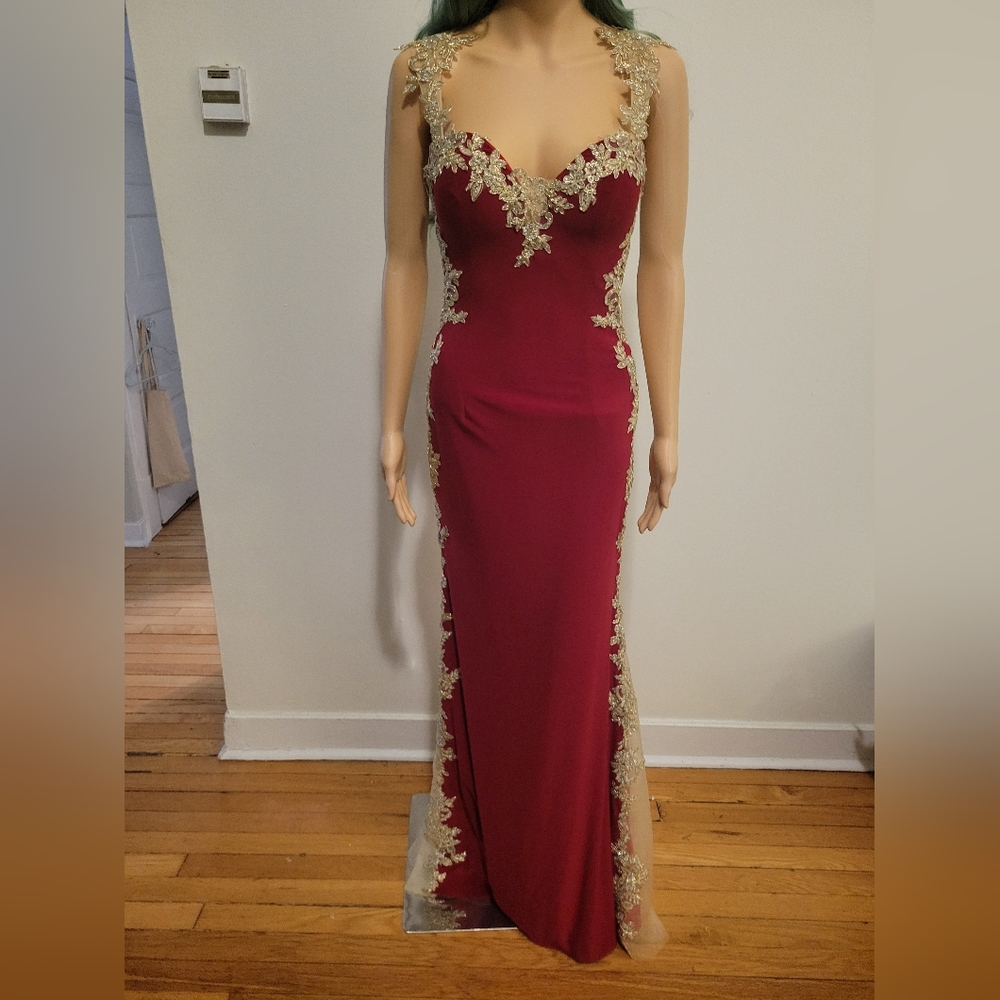 Fiesta Fashion Red & Gold Floor Length Evening Prom Dress Women's Medium